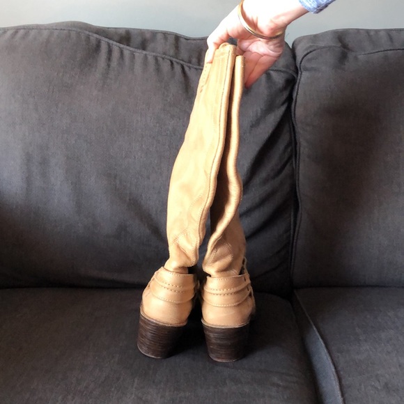 FRYE leather boots- Gently used- Size 8 - Picture 5 of 7